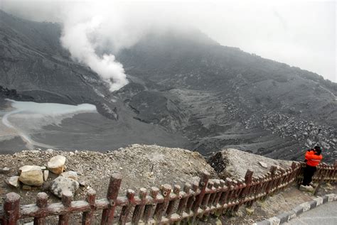 kawah gunung tangkuban perahu